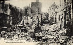 CPA Militaria Albert Ce qui reste d'un quartier apres le bombardement