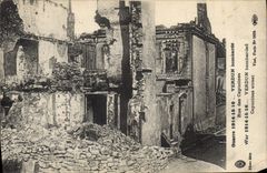 CPA Militaria Verdun bombarde Rue des Capucines