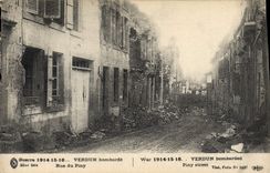CPA Militaria Verdun bombarde Rue du Piny