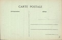 CPA Militaria Reims dans les ruines apres la retraite des Allemands