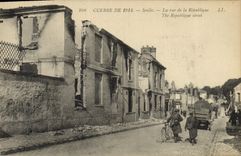 CPA Militaria Senlis La Rue de la Republique  
