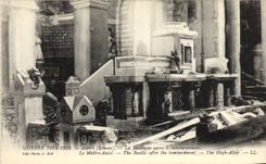 CPA Militaria Albert La basilique apres le bombardement