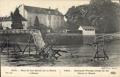 CPA Militaria Pont de bois detruit sur la Marne a Meaux