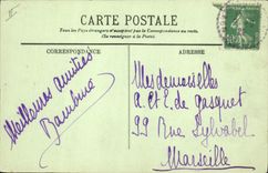 CPA Folklore Auvergne Entre deux danses