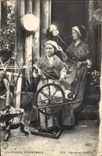 CPA Folklore Auvergne Fileuse au rouet