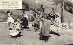 CPA Folklore Auvergne La bourree 