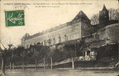 CPA La Reole La sous Prefecture Ancien couvent des Benedictins sur les bords de la Garonne