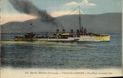 CPA Bateau de Guerre Francis Garnier Torpilleur en haute mer