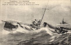CPA Bateau de Guerre Torpilleur La Fronde en manoeuvre d'escadre par grosse mer 