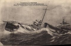 CPA Bateau de Guerre Torpilleur La Fronde en manoeuvre d'escadre par grosse mer