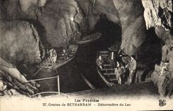 CPA Grotte Grottes de Betharram Debarcedere du Lac Barque