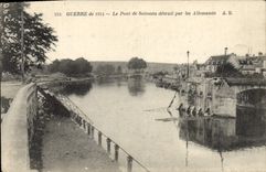 CPA Militaria Le pont de Soissons detruit par les Allemands