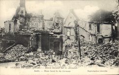 CPA Militaria Senlis Maison incendiee par les Allemands
