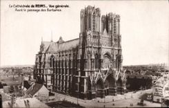CPA Militaria La cathedrale de Reims Vue generale