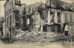 CPA Militaria Senlis incendie par les barbares