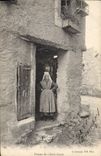 CPA Folklore Femme de Chatel Guyon 