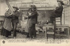 CPA Folklore Auvergne La Bourree 