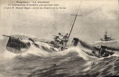 CPA Bateau de guerre Torpilleur La Fronde en manoeuvre d'escadre par grosse mer