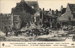 CPA Militaria Dans l'Oise Retraite des Allemands Roye Les ruines 