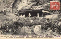 CPA Grotte Grottes Environs de Salins les Bains Nans sous Ste Anne Entree de la grotte Sarrazine
