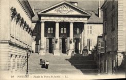 CPA Poitiers Facade du Palais de Justice 