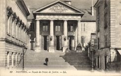 CPA Poitiers Facade du palais de Justice 