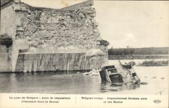 CPA Militaria Le pont de Trilport Auto de requisition allemande dans la Marne