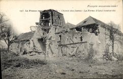 CPA Militaria La Ferme d'Ostel bombardee 