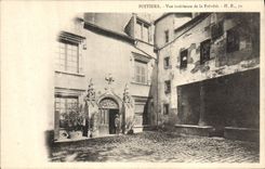 CPA Palais de Justice Poitiers Vue interieure de la Prevote