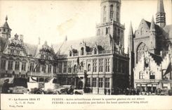 CPA Militaria Furnes Autos mitrailleuses devant le quartier general du roi Albert 