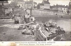 CPA Militaria Pont Sainte Maxence Le Pont detruit