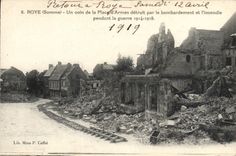 CPA Militaria Roye Un coin de la Place d'armes detruit par les bombardements et l'incendie pendant l