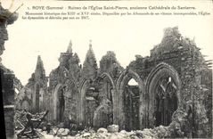 CPA Militaria Roye Ruines de l'eglise Saint Pierre ancienne cathedrale du Santerre 