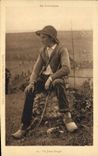 CPA Folklore Auvergne Un jeune berger