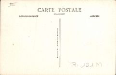 CPA Folklore Auvergne Au pied de la vieille croix gallo romaine