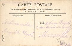 CPA Folklore Paysannes d'Auvergne au retour des champs