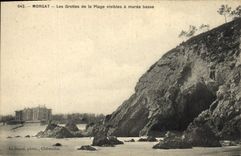CPA Grotte Morgat Les Grottes de la plage visibles a maree basse