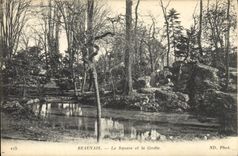 CPA Beauvais Le square et la Grotte Grottes 