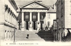 CPA Poitiers Facade du Palais de Justice 
