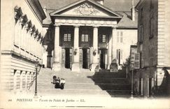 CPA Poitiers Facade du Palais de Justice 