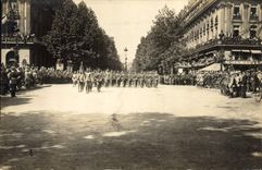 CPA Militaria Les Fetes de la Victoire a Paris 14 Juillet 1919 Le defile