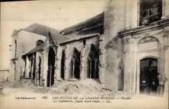 CPA Militaria Les Ruines de la Grande Guerre Verdun La cathedrale 