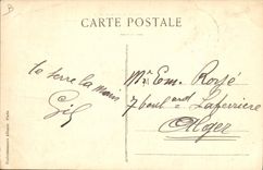 CPA Folklore Types et costumes d'auvergne interieur de ferme Vaches 