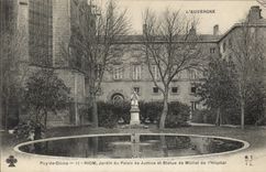 CPA Riom Jardin du Palais de Justice et Statue de Michel de l'Hopital 