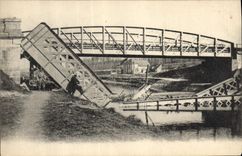 CPA Militaria Pont detruit par les Boches 