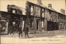CPA Militaria Guerre 1914 Creil Maisons detruites 