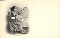 CPA Folklore Auvergne 