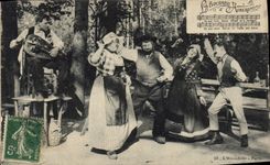 CPA Folklore La Bourreio d'Aubereno L'Hirondelle Paris 