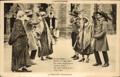 CPA Folklore L''Auvergne la Bourree d'Auvergne 