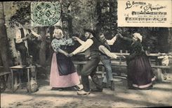 CPA Folklore La Bourreio d'Aubereno L'Hirondelle Paris 